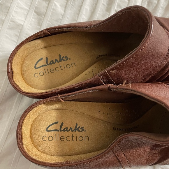 Clarks slides - Picture 2 of 5